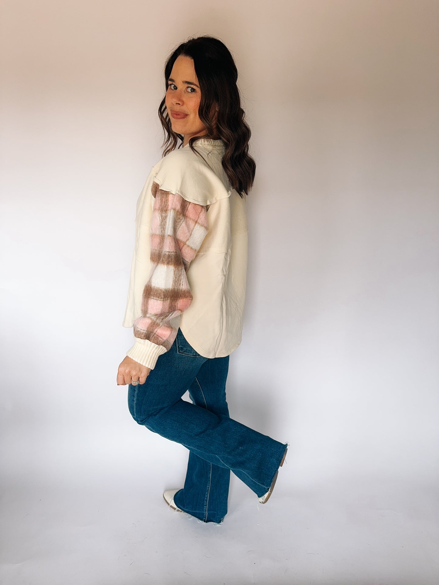 Nicole Pullover image 5