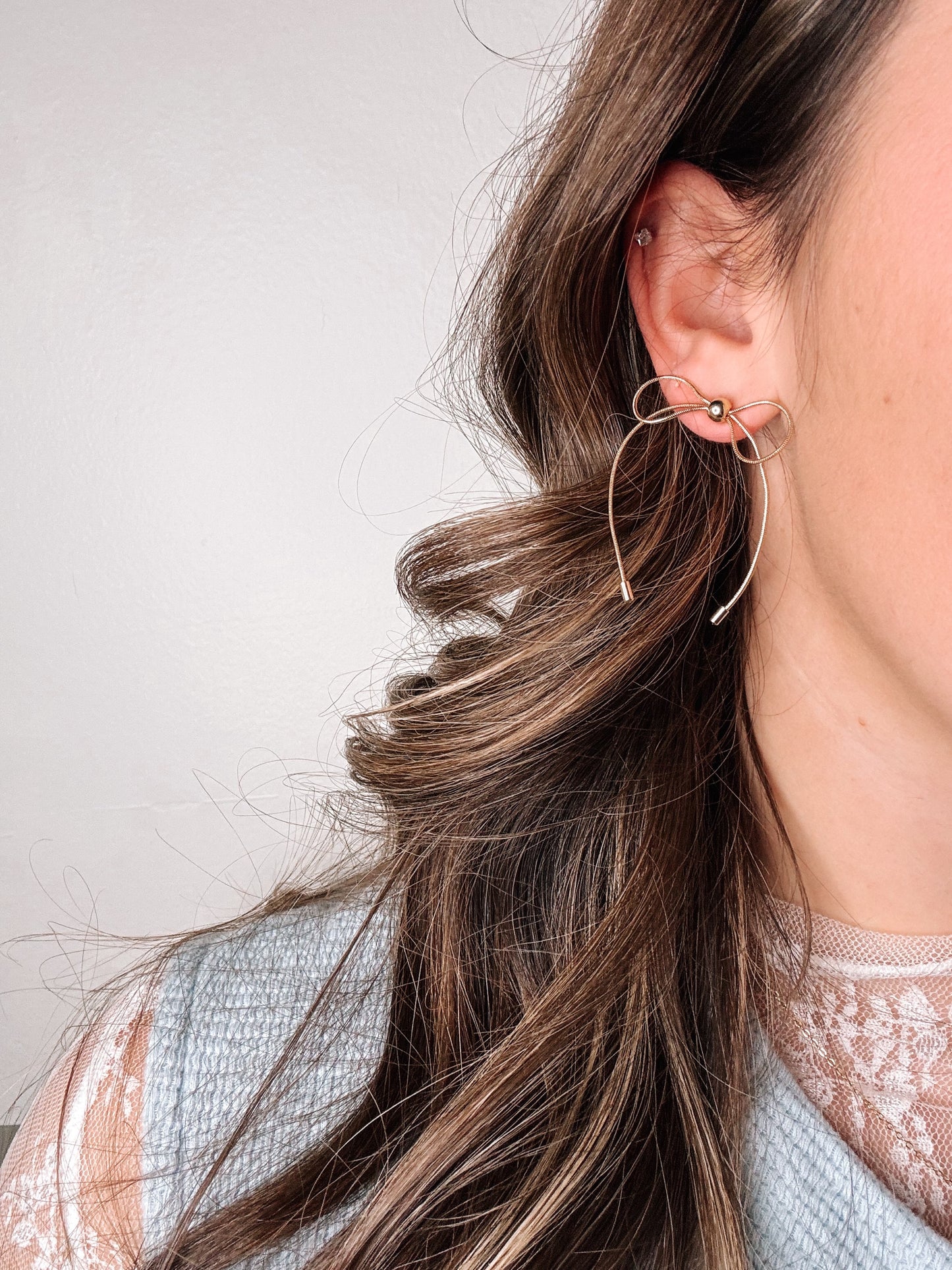 Bow Cord Studs image 0